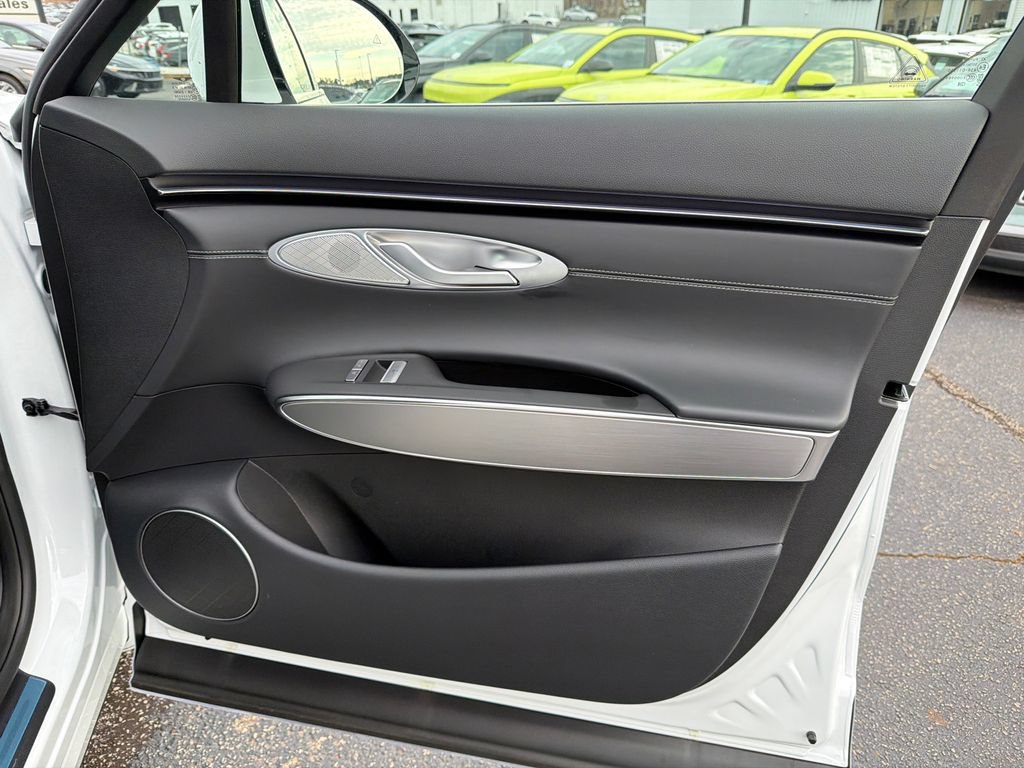 New 2026 Genesis GV70 2.5T Select AWD/4WD image 14
