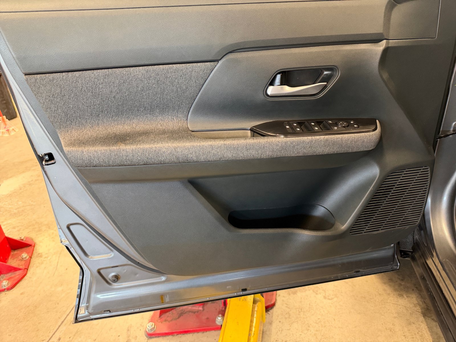 Used 2025 Nissan Kicks SV FWD image 26