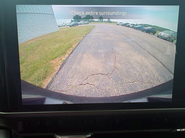 Used 2024 Jeep Wrangler Unlimited Sahara AWD/4WD image 5