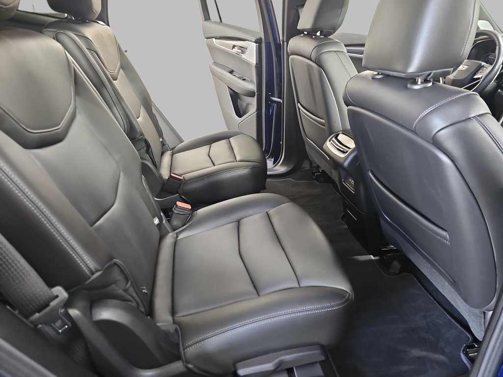 Used 2024 Cadillac XT6 Sport w/ Technology Package AWD/4WD image 14