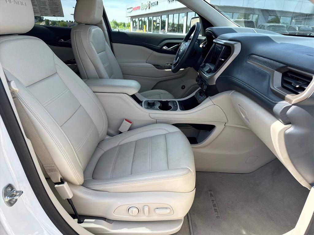 Used 2023 GMC Acadia Denali AWD/4WD image 8