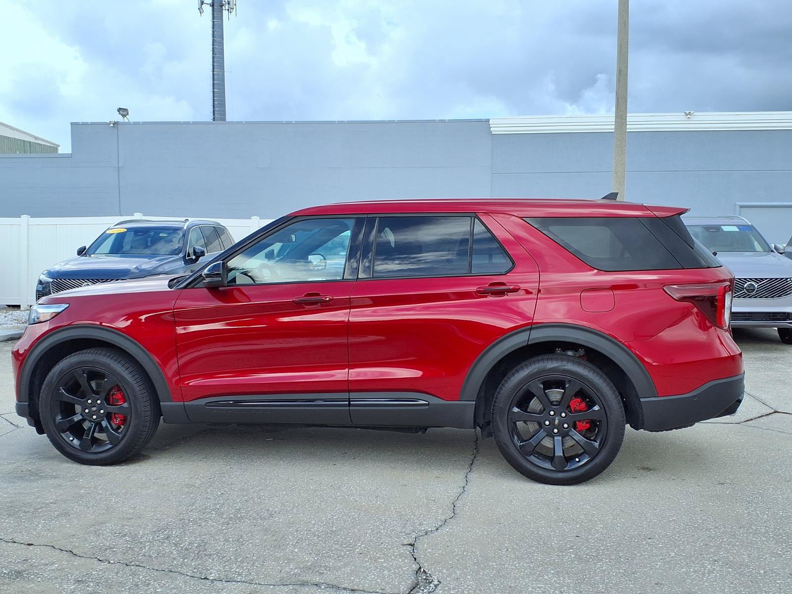 Used 2022 Ford Explorer ST w/ Equipment Group 401A AWD/4WD image 4