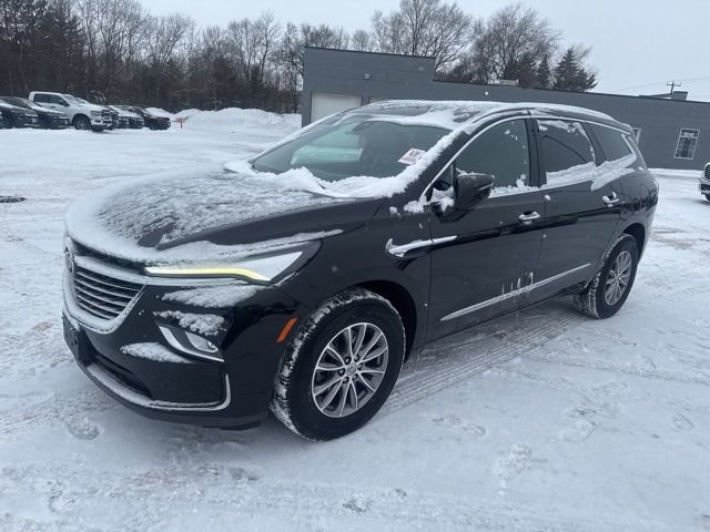 Used 2023 Buick Enclave Essence video 4