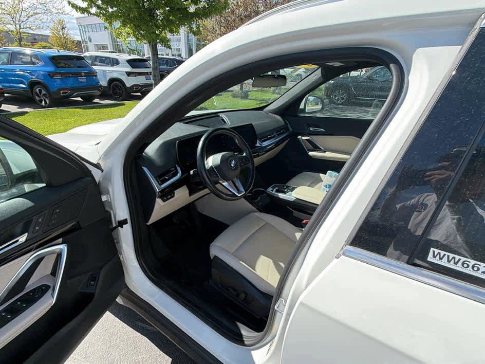 Used 2023 BMW X1 xDrive28i AWD/4WD image 11