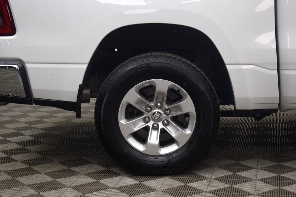 Used 2024 RAM 1500 Laramie AWD/4WD image 32