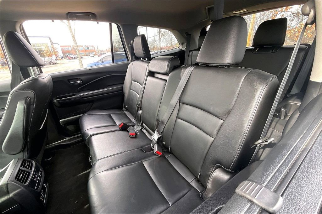 Used 2016 Honda Pilot Touring image 28