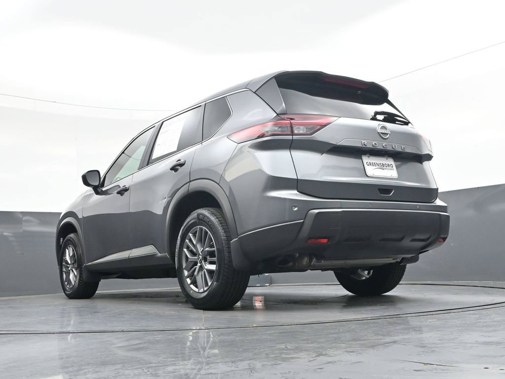 Used 2025 Nissan Rogue S FWD image 35