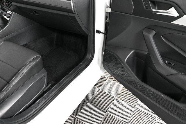 Used 2021 Volkswagen Jetta SE image 23