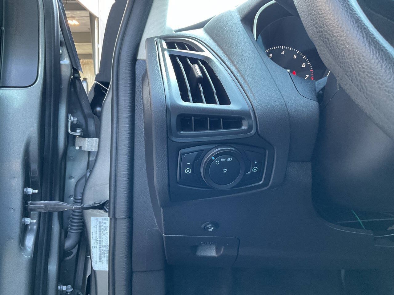Used 2012 Ford Focus S FWD image 16