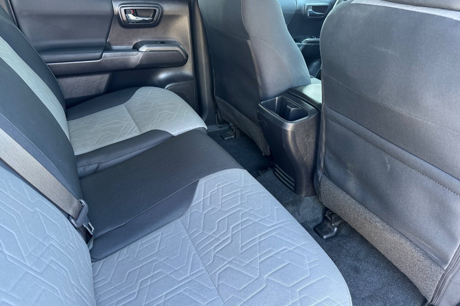 Used 2022 Toyota Tacoma TRD Sport w/ Technology Package RWD image 31