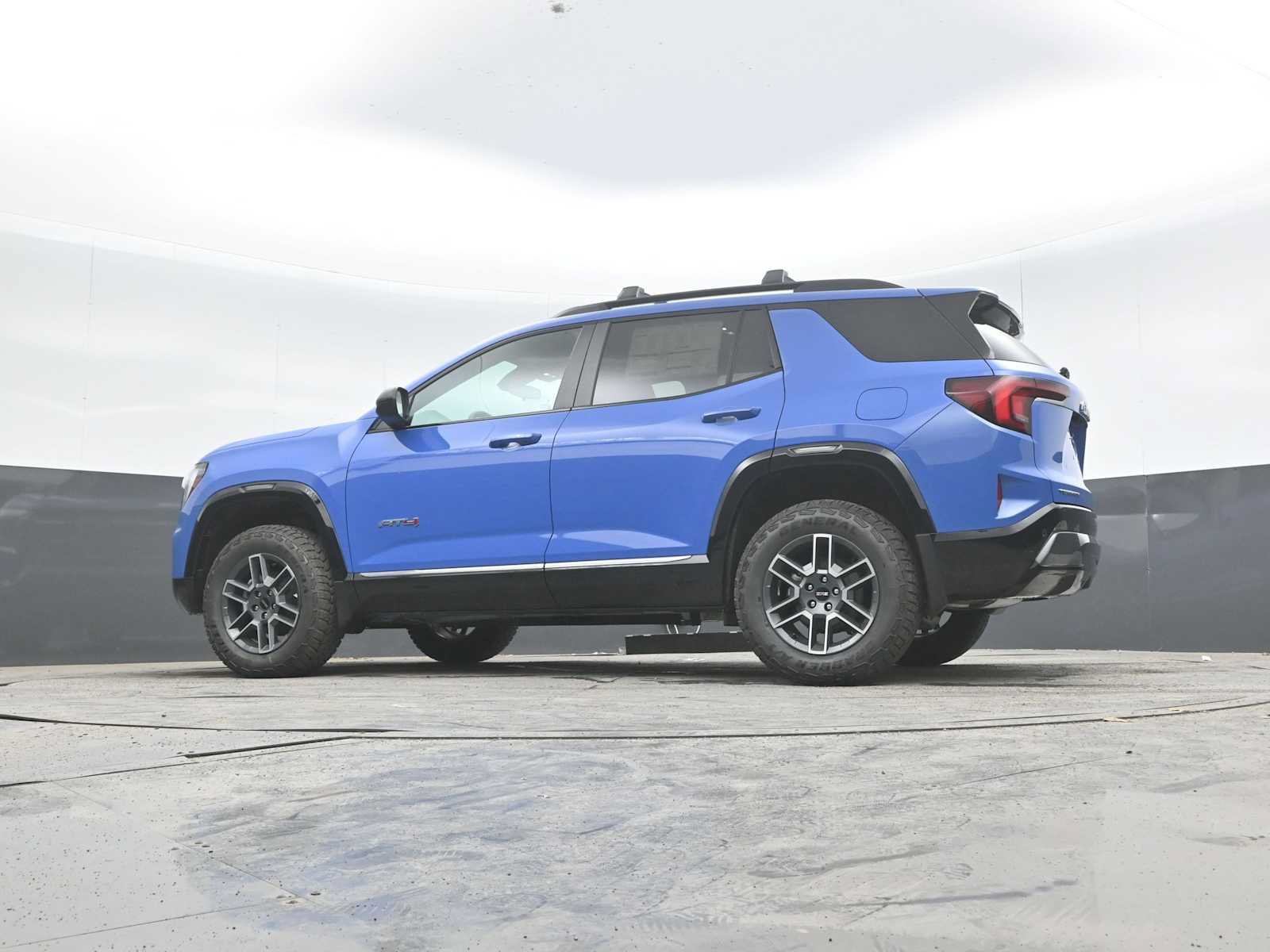 New 2027 GMC Terrain AT4 w/ LPO, Hit The Road Package AWD/4WD image 39