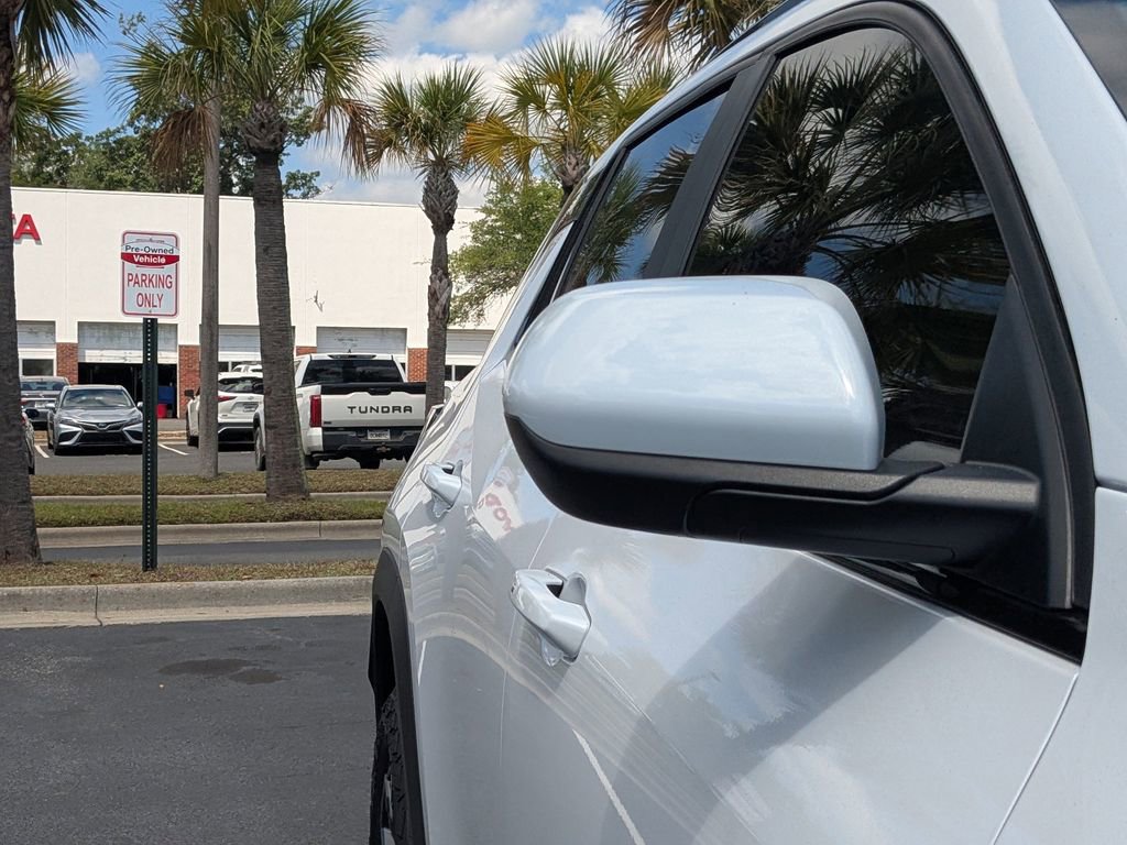 Used 2026 Chevrolet Equinox ACTIV w/ Convenience Package III AWD/4WD image 12