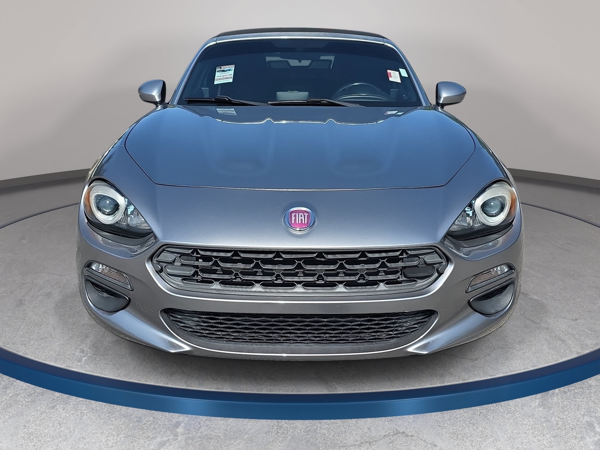 Used 2017 FIAT 124 Spider Classica RWD image 2