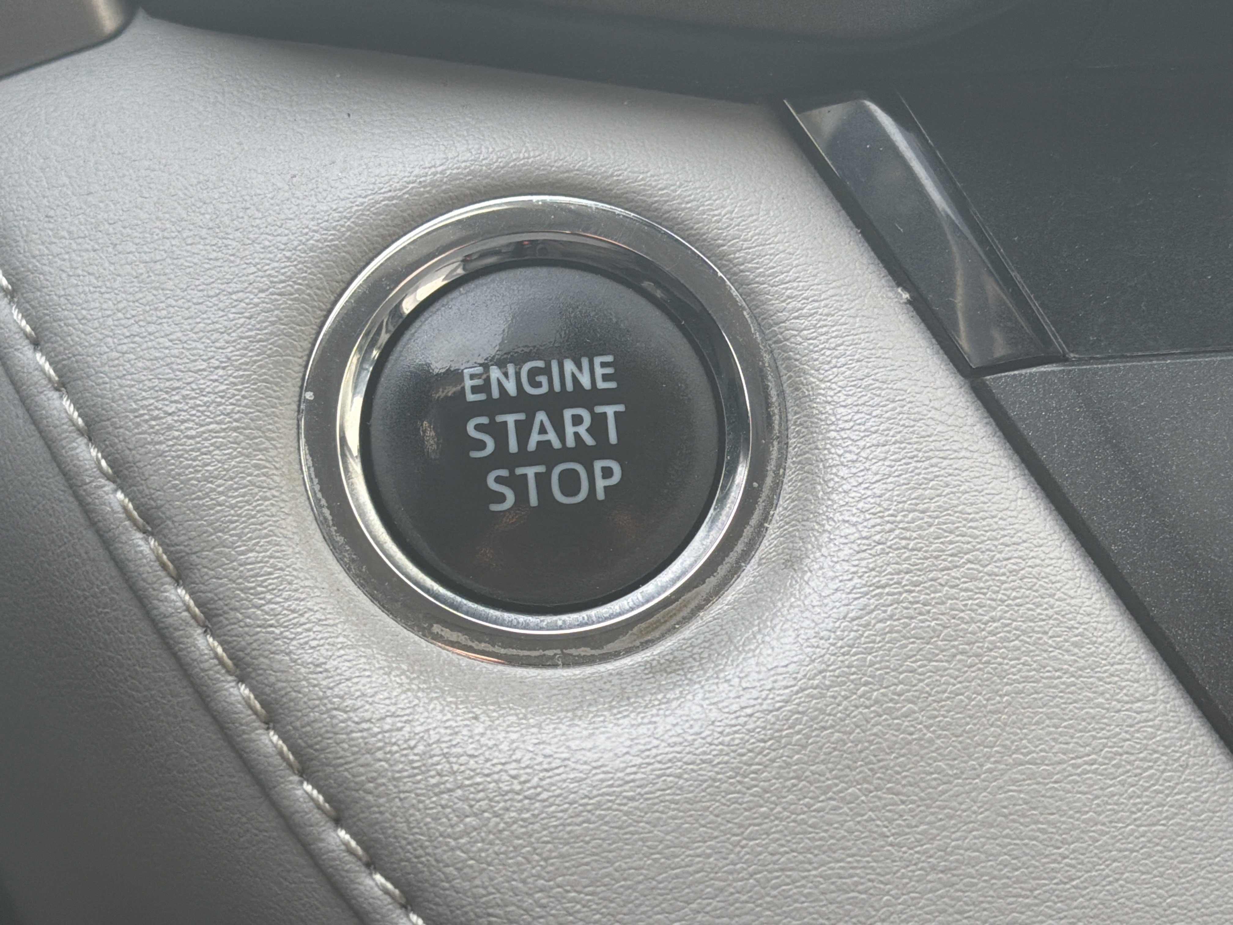 Used 2018 Toyota RAV4 XLE image 15