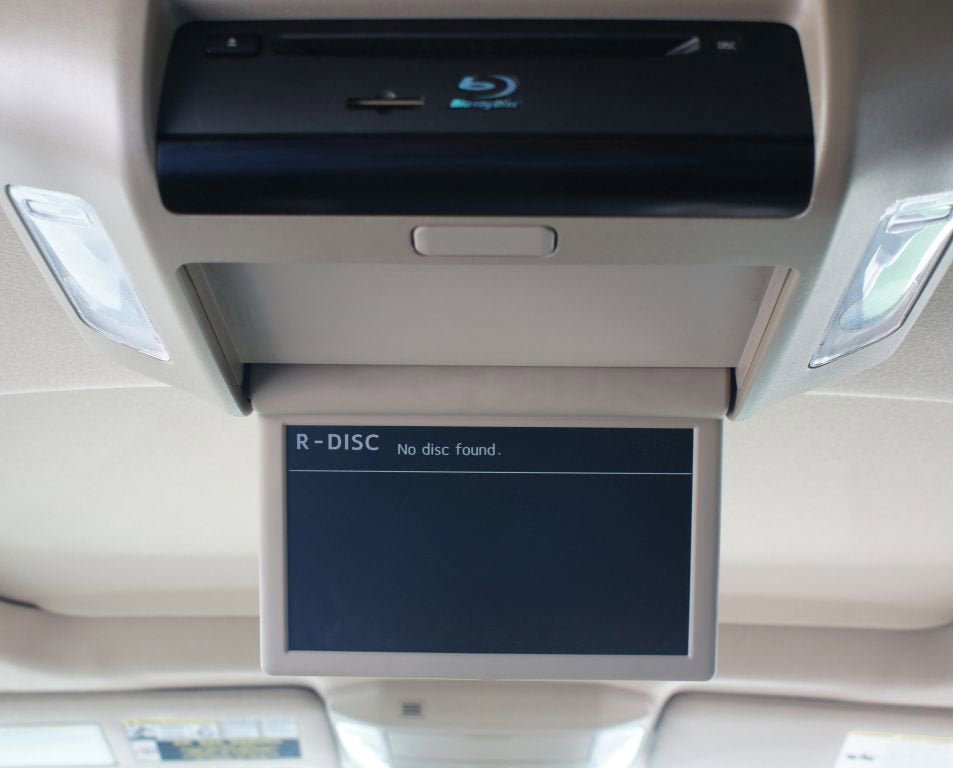 Used 2015 Toyota Sequoia Platinum AWD/4WD image 7