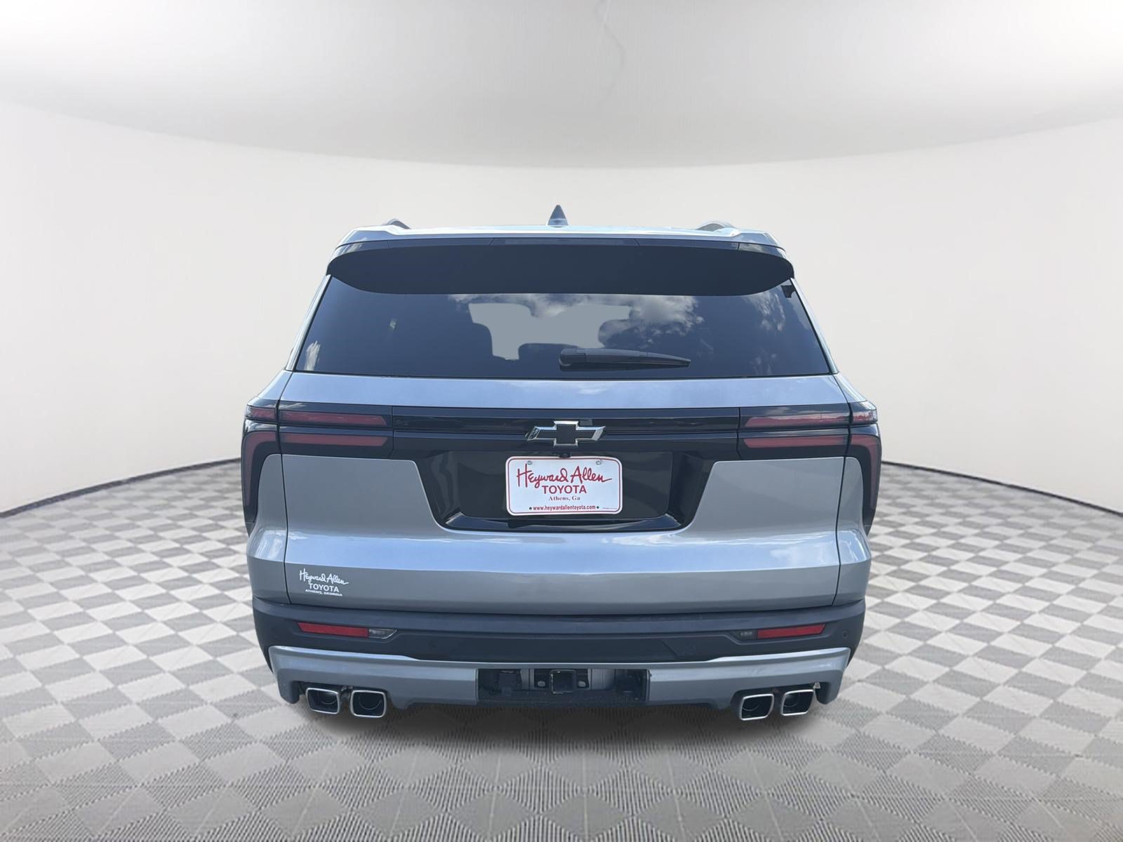 Used 2025 Chevrolet Traverse LT AWD/4WD image 16
