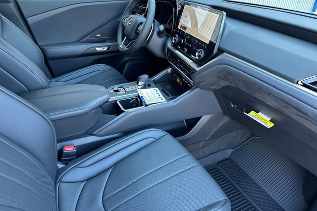 New 2026 Lexus TX 500h AWD image 14