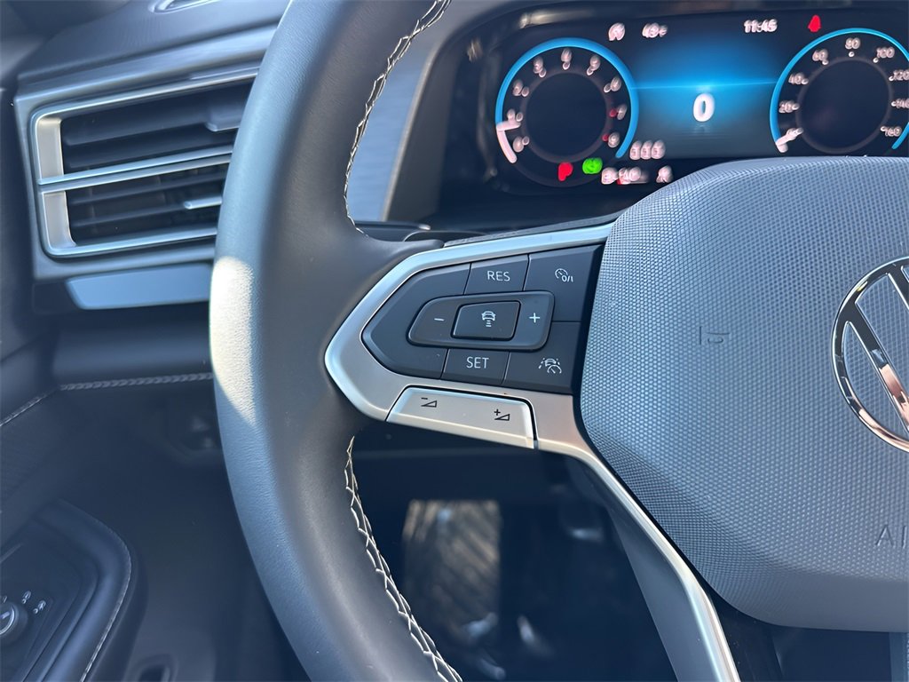 Used 2025 Volkswagen Atlas Cross Sport SE image 14