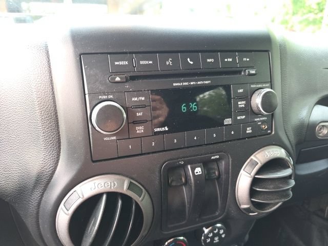 Used 2015 Jeep Wrangler Sport AWD/4WD image 16