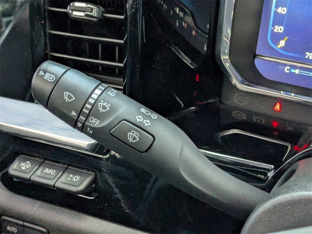 Used 2024 Chevrolet Silverado 2500 LTZ w/ LTZ Convenience Package image 26