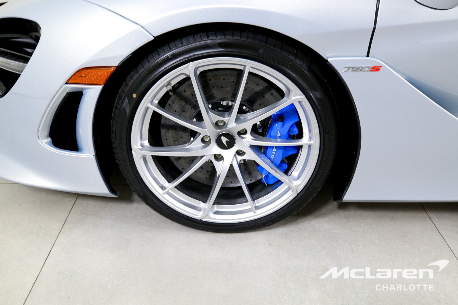 Used 2026 McLaren 750S Spider RWD image 29