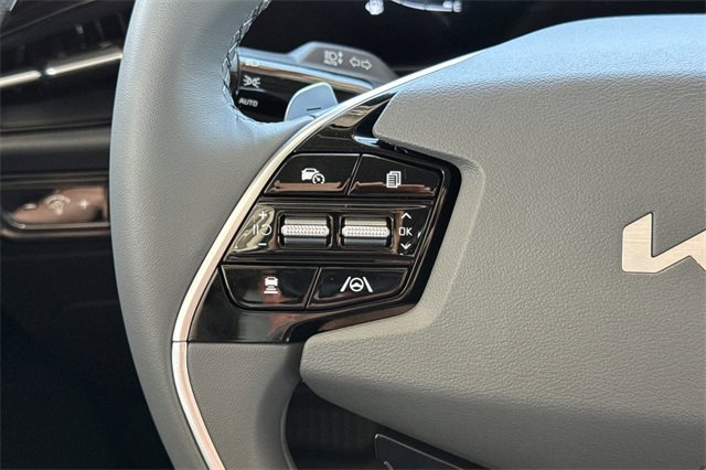 New 2025 Kia Niro EX image 29