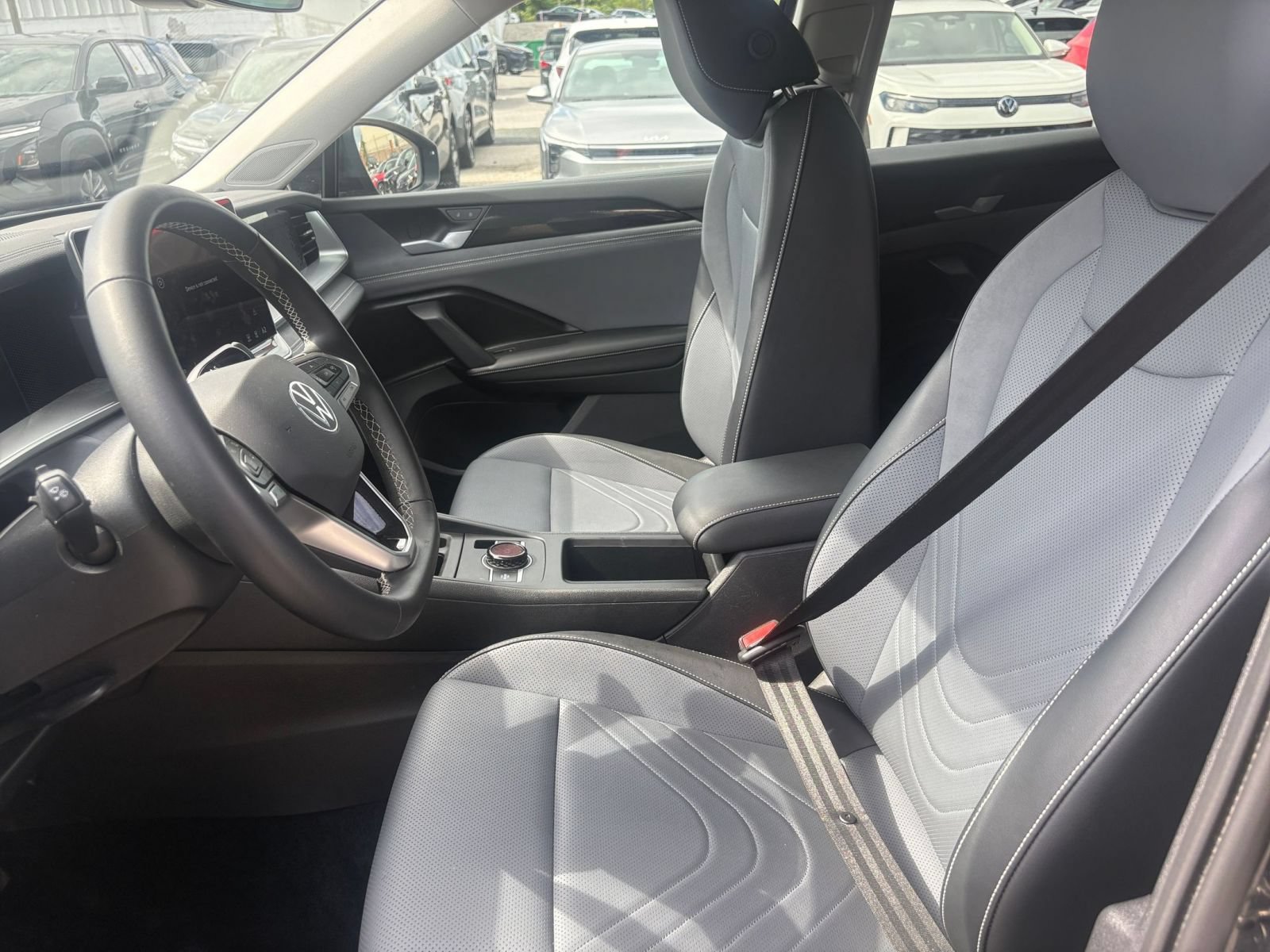 Used 2026 Volkswagen Tiguan SE AWD/4WD image 22