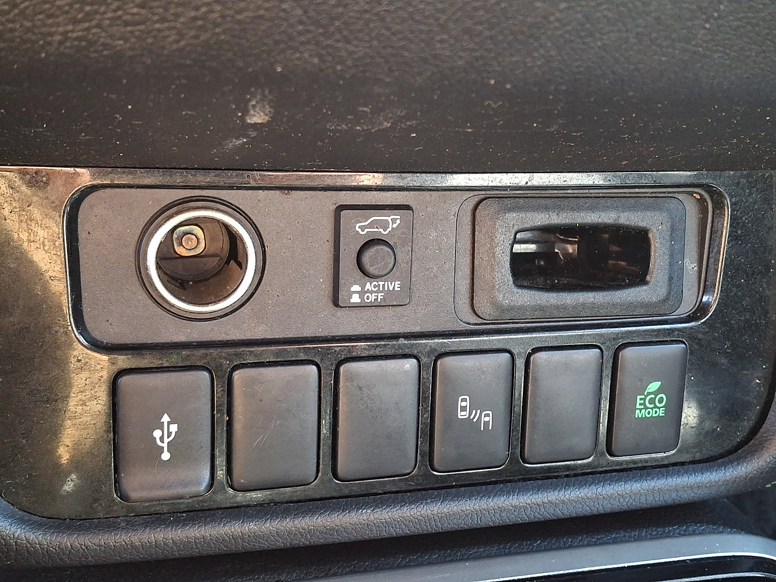Used 2020 Mitsubishi Outlander ES AWD/4WD image 25