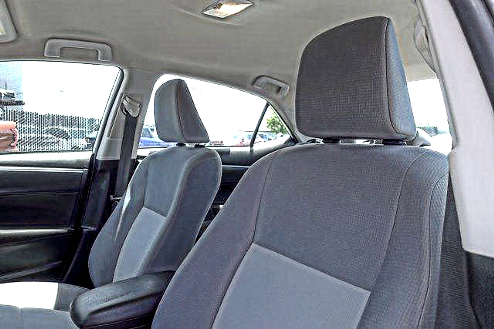Used 2015 Toyota Corolla L FWD image 10