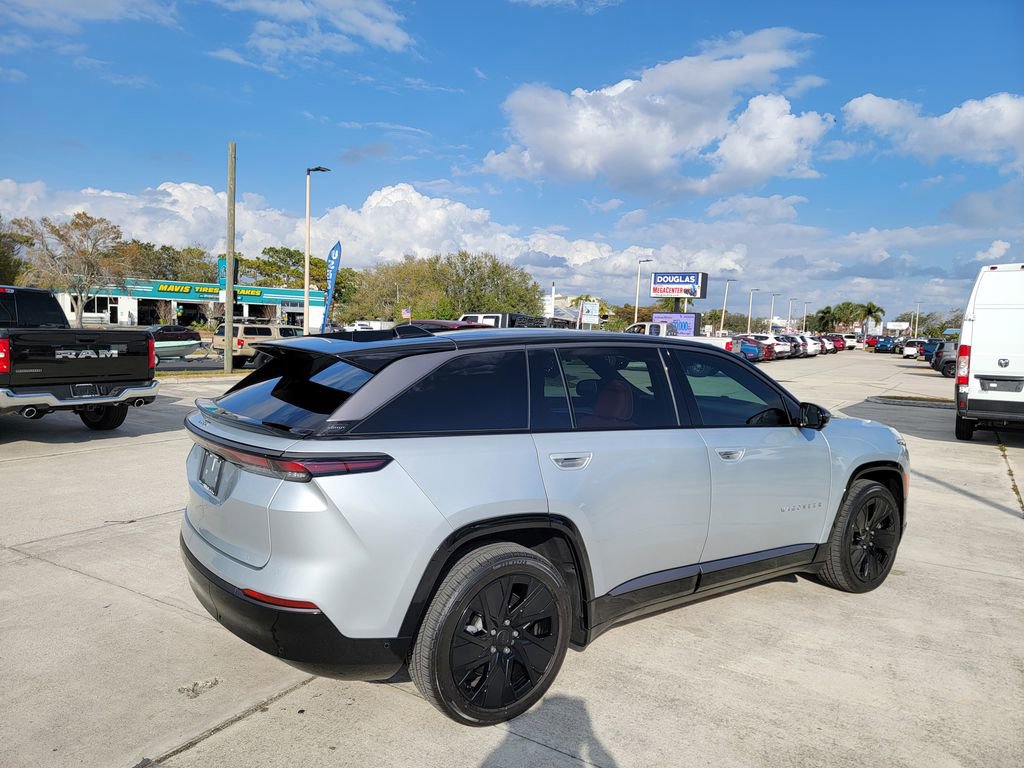Used 2025 Jeep Wagoneer S Launch Edition image 5
