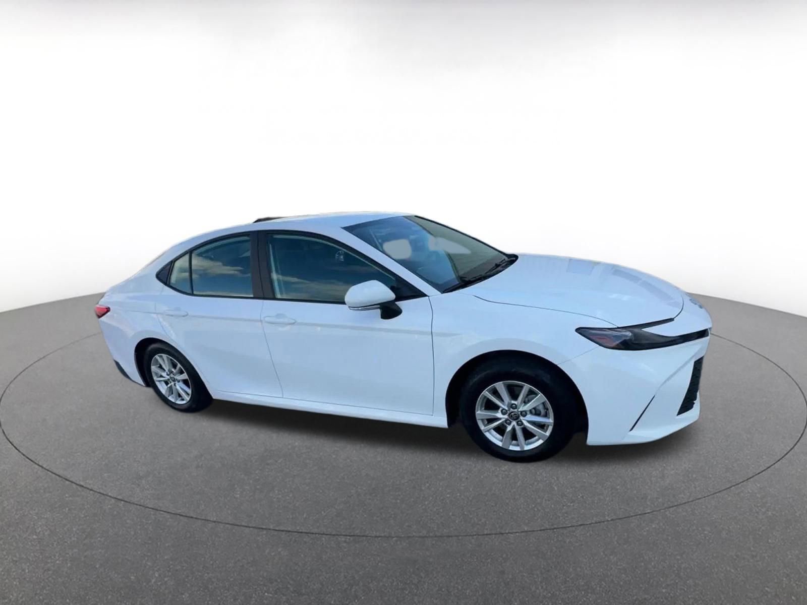 Used 2025 Toyota Camry LE video 2
