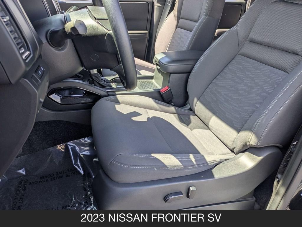 Used 2023 Nissan Frontier SV w/ Midnight Edition Package AWD/4WD image 14