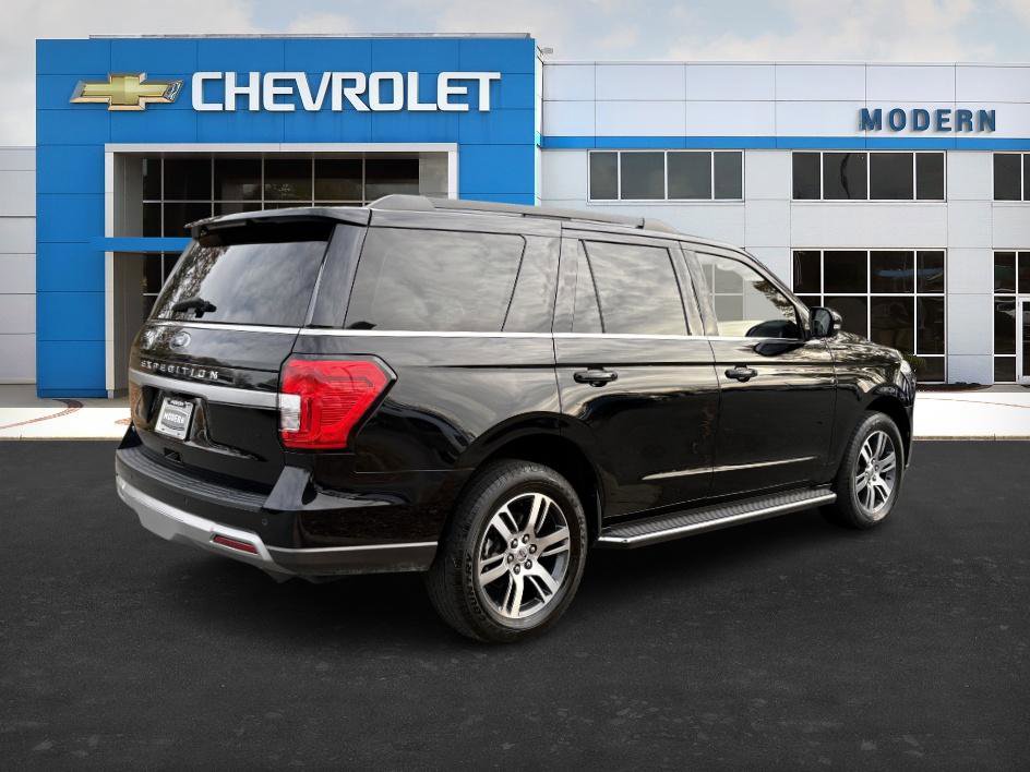 Used 2023 Ford Expedition XLT image 5