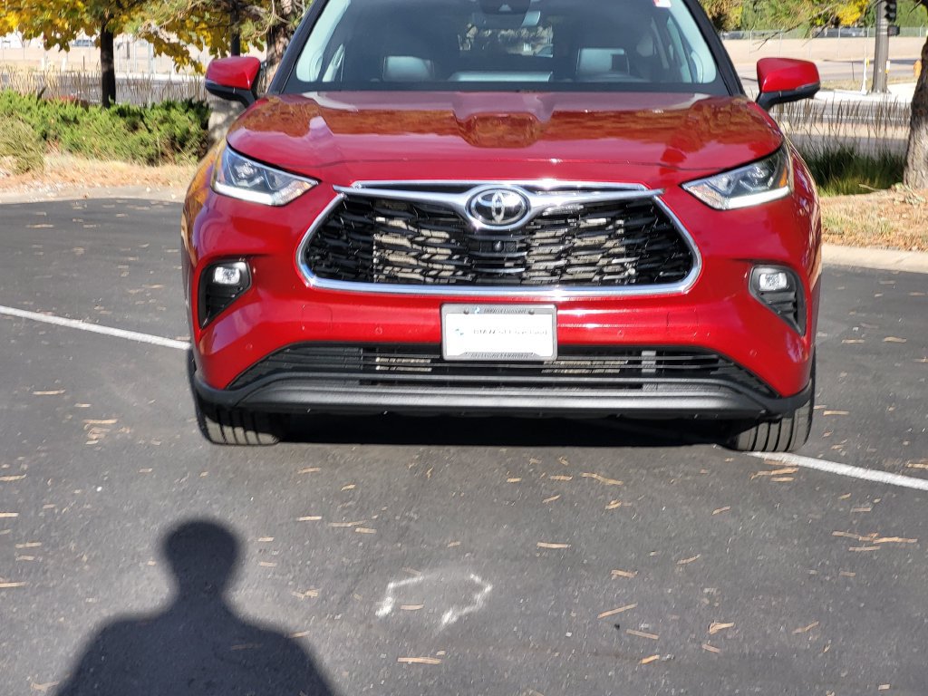 Used 2022 Toyota Highlander Limited AWD/4WD image 2