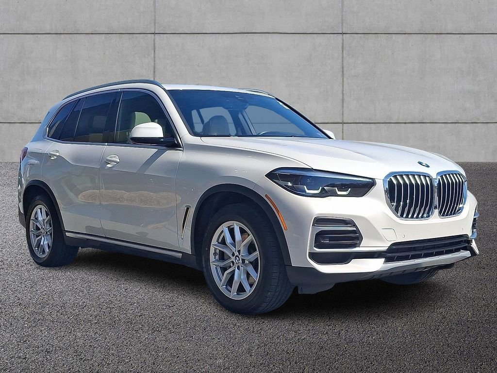 Used 2023 BMW X5 xDrive40i w/ Premium Package AWD/4WD image 3