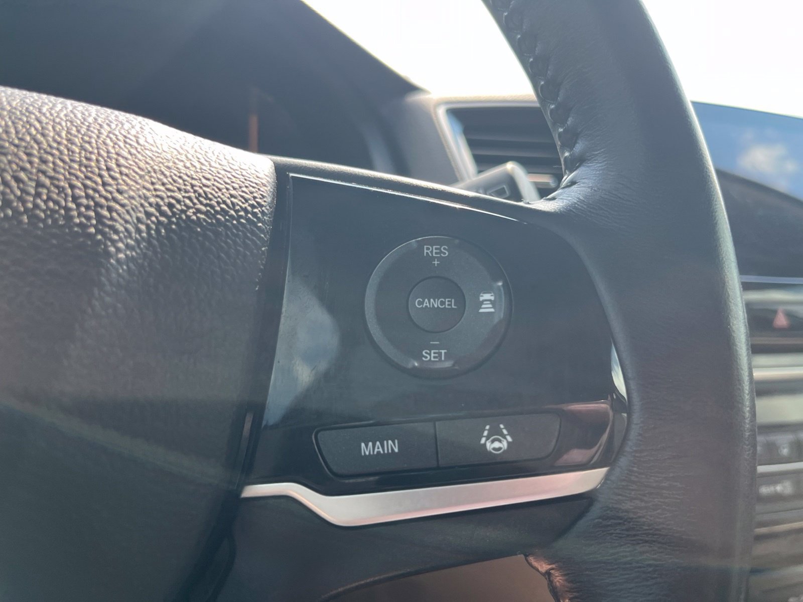 Used 2020 Honda Pilot Touring image 15