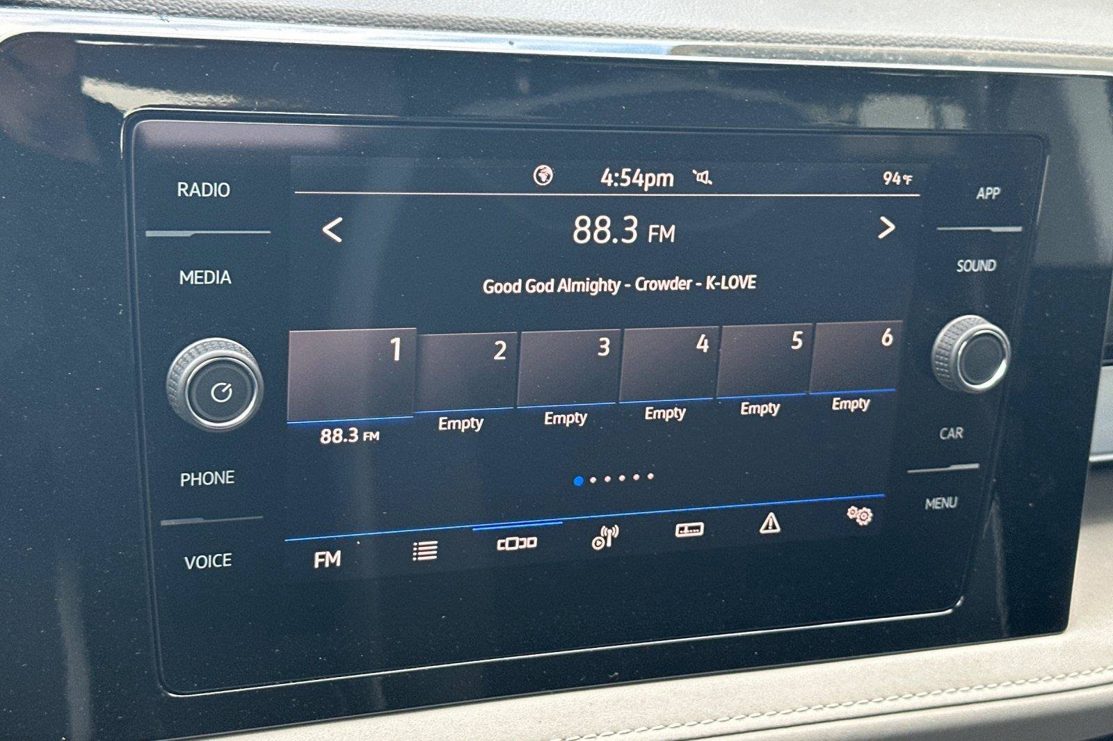 New 2026 Volkswagen Taos SE FWD image 18