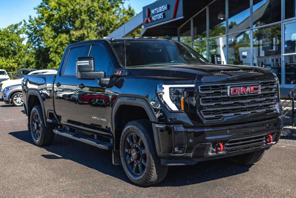 Used 2025 GMC Sierra 3500 AT4 w/ Technology Package AWD/4WD image 6