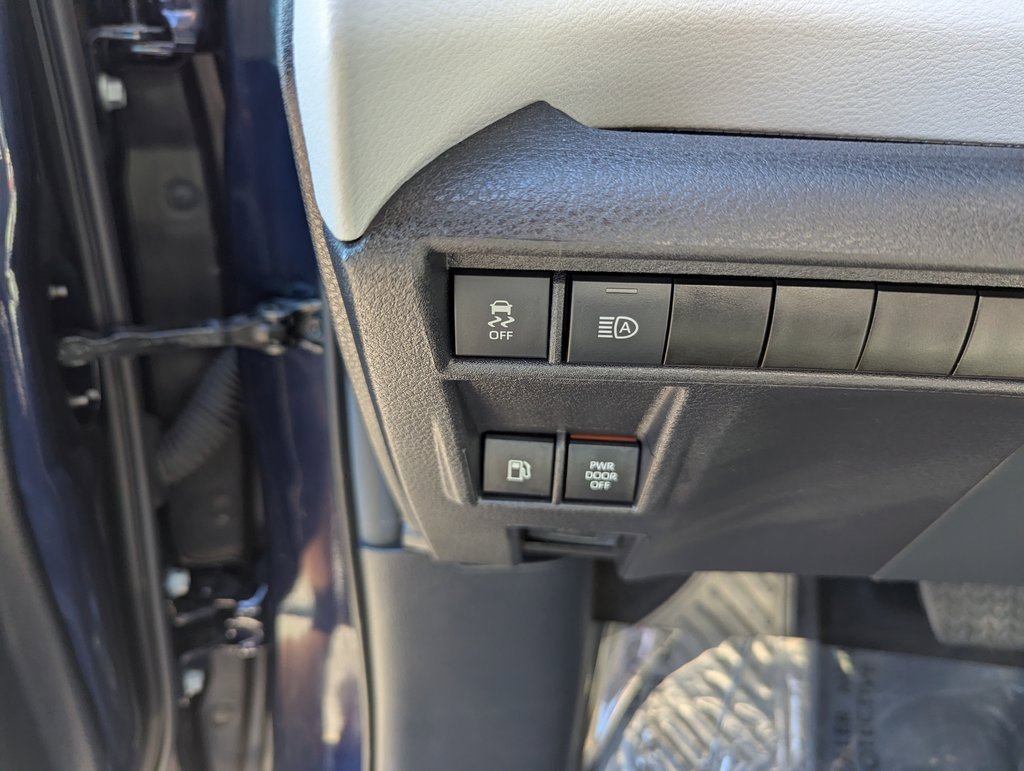 Used 2025 Toyota Sienna XLE image 16