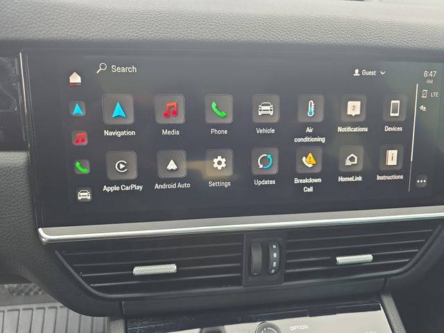 Used 2023 Porsche Cayenne Platinum Edition image 23