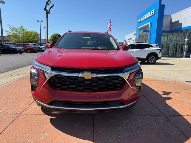New 2026 Chevrolet Trax LT w/ LT Convenience Package FWD image 2