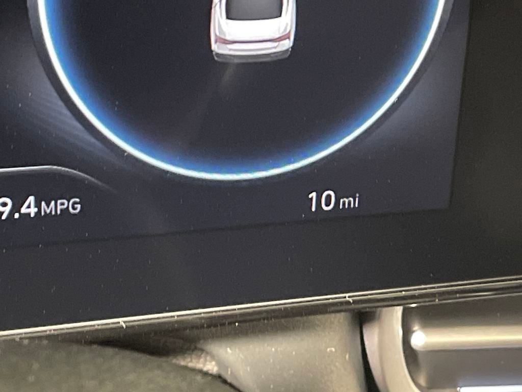 New 2025 Hyundai Elantra Limited image 14