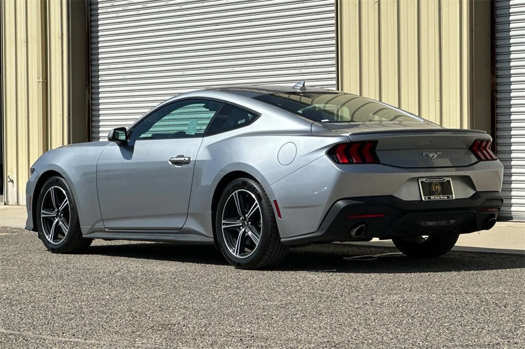 Used 2024 Ford Mustang Premium image 4