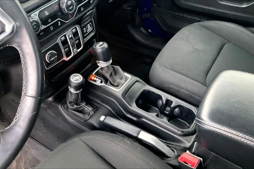 Used 2018 Jeep Wrangler Unlimited Sahara image 16