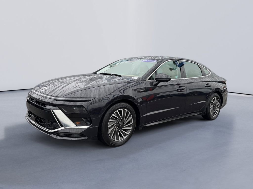 Certified 2025 Hyundai Sonata Limited FWD image 7