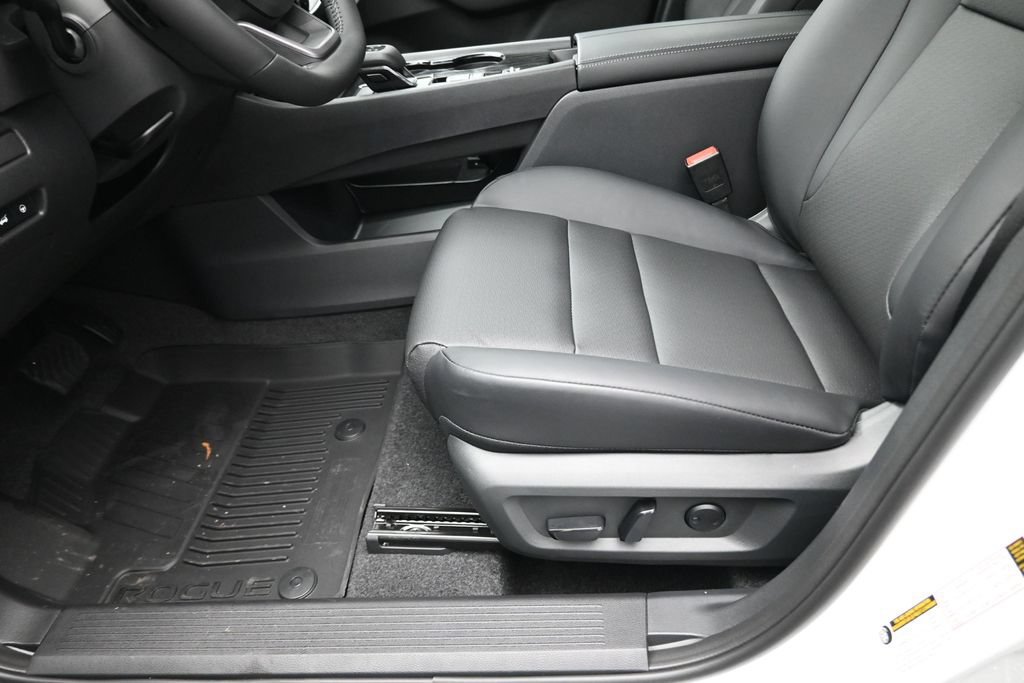 New 2026 Nissan Rogue Dark Armor FWD image 14