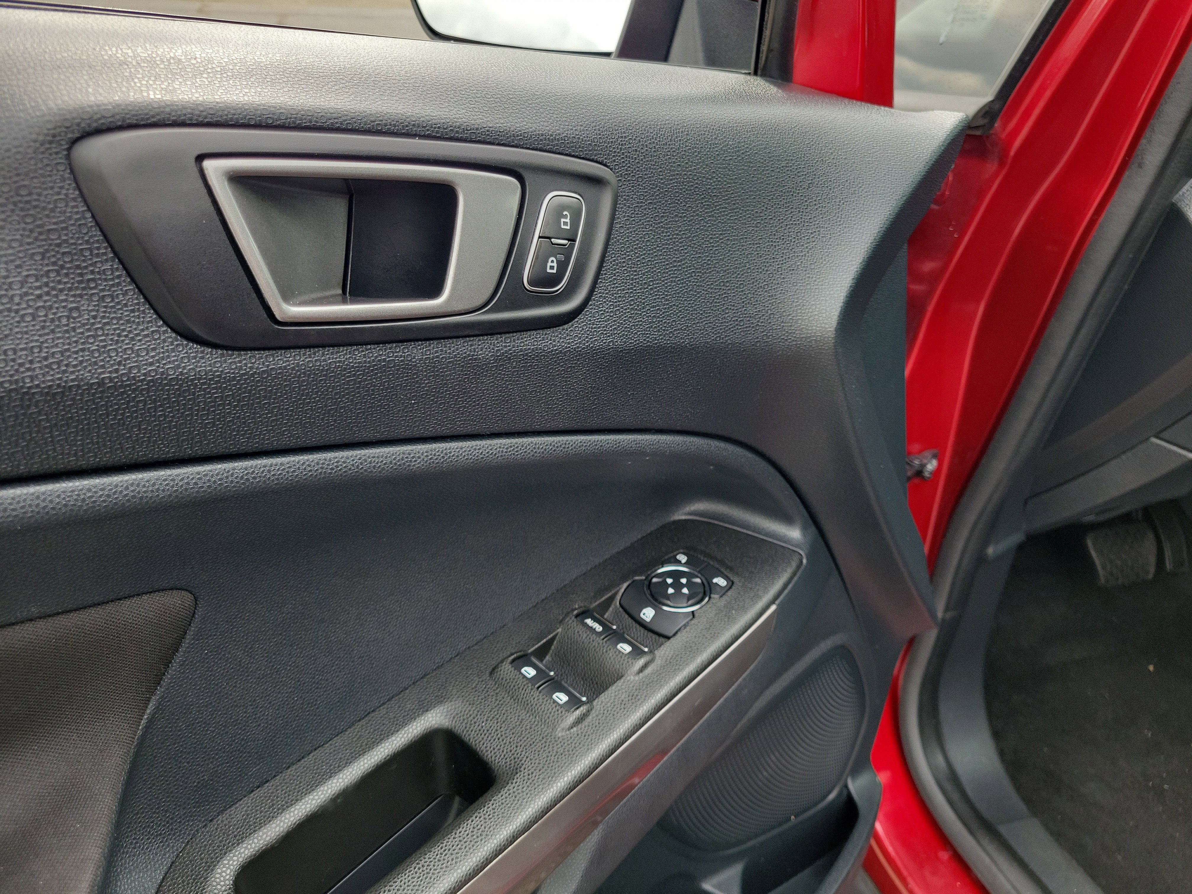 Used 2021 Ford EcoSport SE FWD image 29