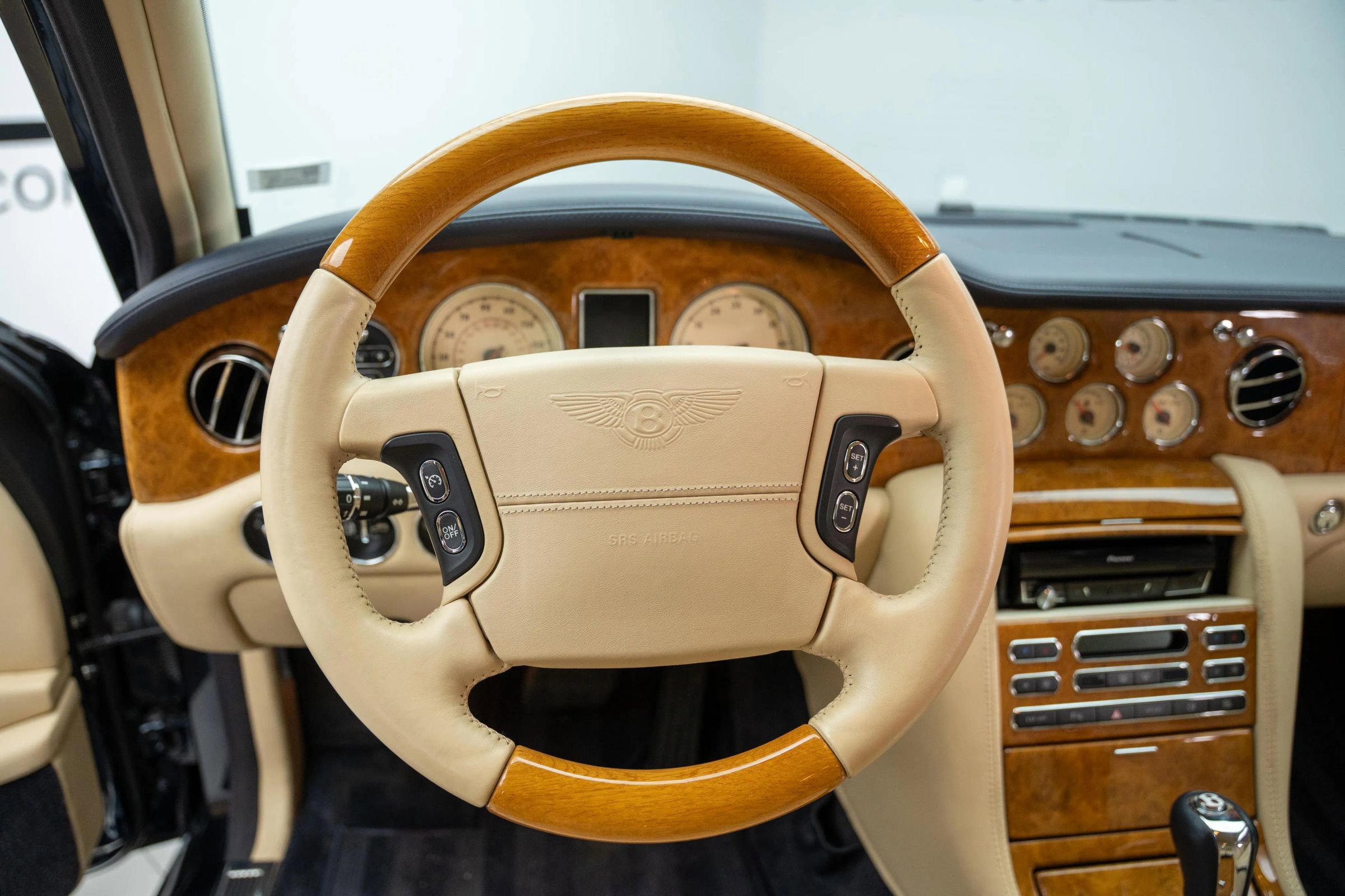 Used 2009 Bentley Arnage R image 33