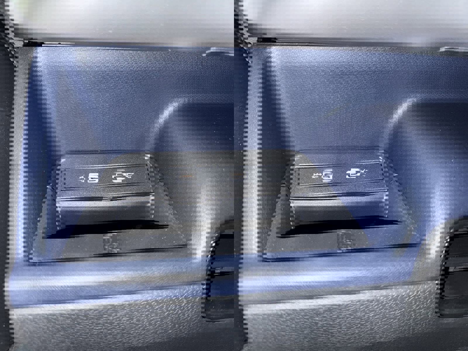 New 2025 Volkswagen ID. Buzz Pro S image 25