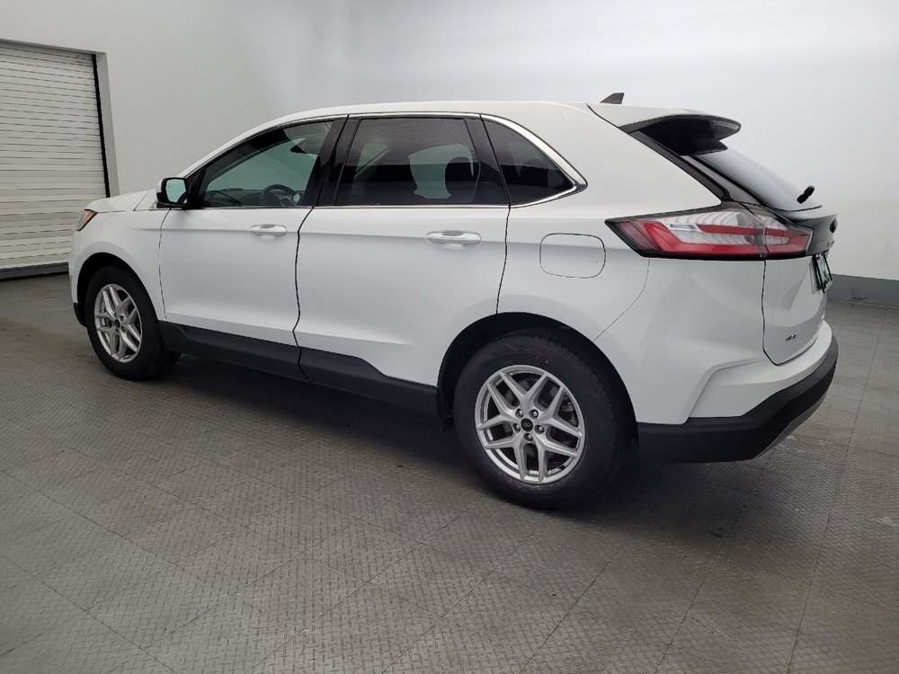 Used 2024 Ford Edge SEL image 3